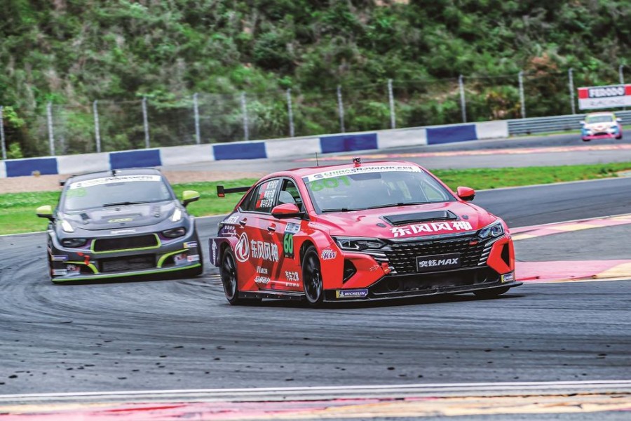 东风风神奕炫家族“赛道双雄”首战告捷