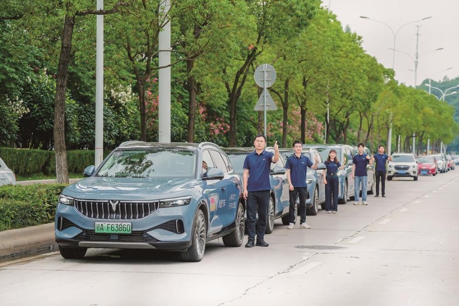 岚图汽车爱心送考