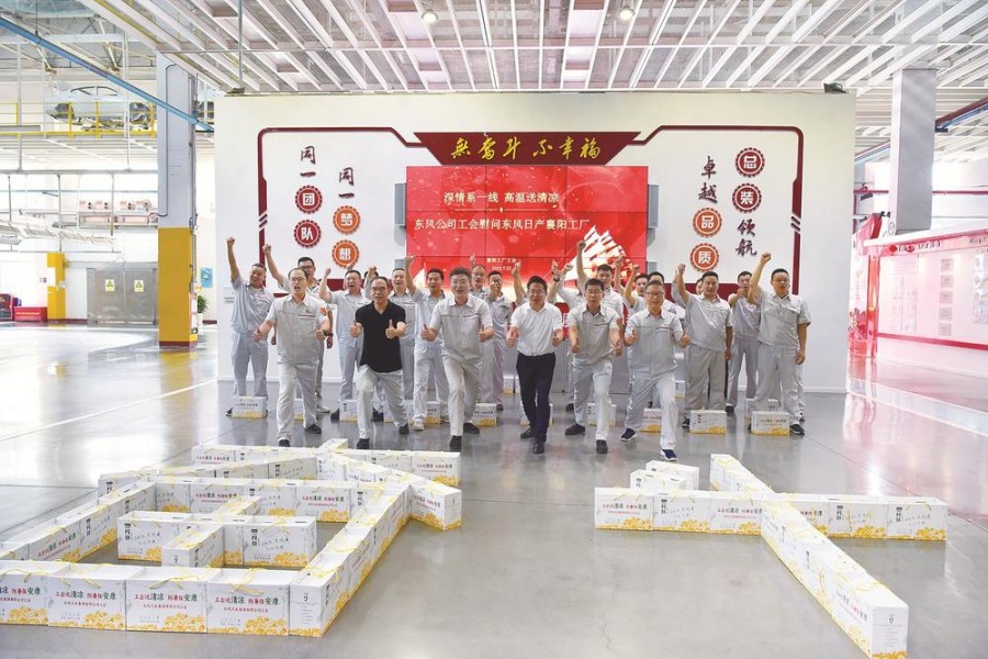 热浪连连 清凉阵阵