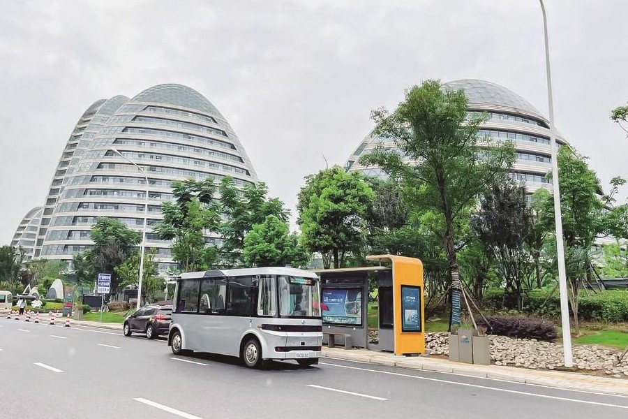 东风无人驾驶可刷“武汉通”