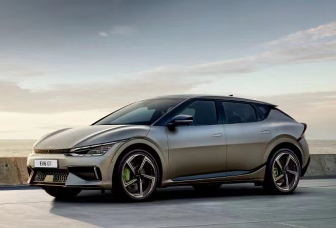 起亚EV6与国产EV5成都车展亮相电动汽车市场再添新选择