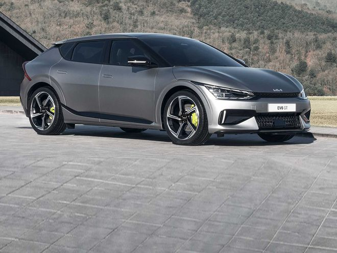 起亚EV6与国产EV5成都车展亮相电动汽车市场再添新选择