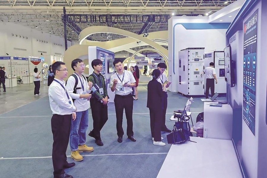 东风通信亮相第八届武汉电博会