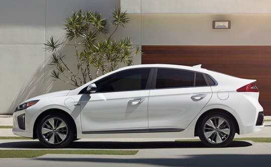 2018现代Ioniq插电式混合动力车