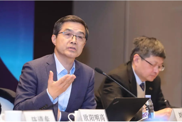 欧阳明高：新能源汽车优势针对可再生能源时代，纯电动汽车2030迎爆发