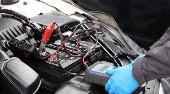 32万公里对比测试！燃油车VS电动车，开哪种车更省钱？