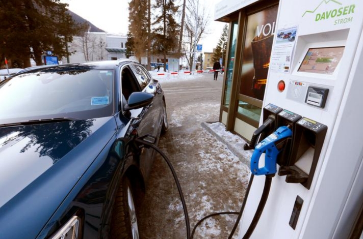 欧洲必须扩大充电器行业,以追赶电动汽车的销量