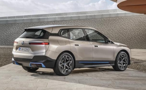 宝马全新SUV首发，挑战特斯拉绰绰有余？