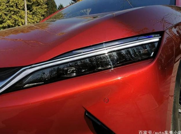 中大型电动轿车又一力作静态评测比亚迪汉EV