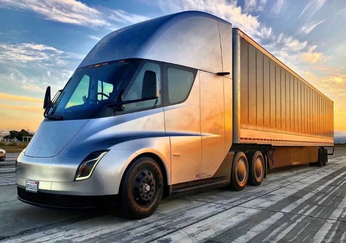特斯拉电动卡车Semi获得150辆大订单未来可能增至500辆