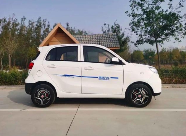 最高时速50km&h，搭载72V电瓶，豪华老年代步电动车来了