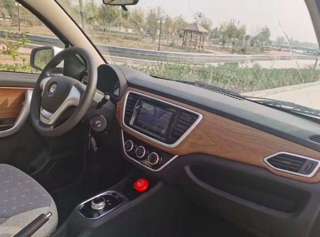 最高时速50km&h，搭载72V电瓶，豪华老年代步电动车来了