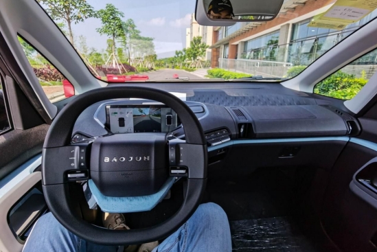 小型电动汽车选哪款好呢？新宝骏这款不错，城市出行更便捷