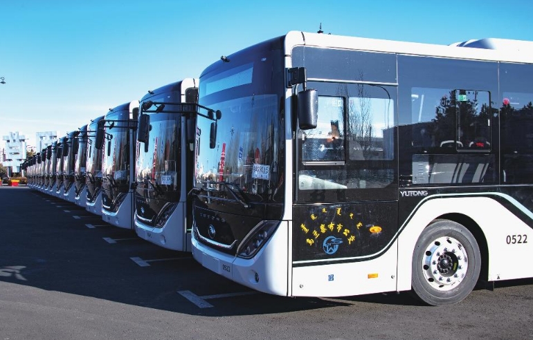 首批140辆新能源电动公交车抵达集宁