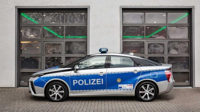 德国警察采购氢燃料电池车，丰田MIRAI会是“完美新能源汽车”？