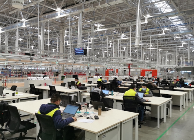 龙潭街道南京知行电动汽车复工已过千人