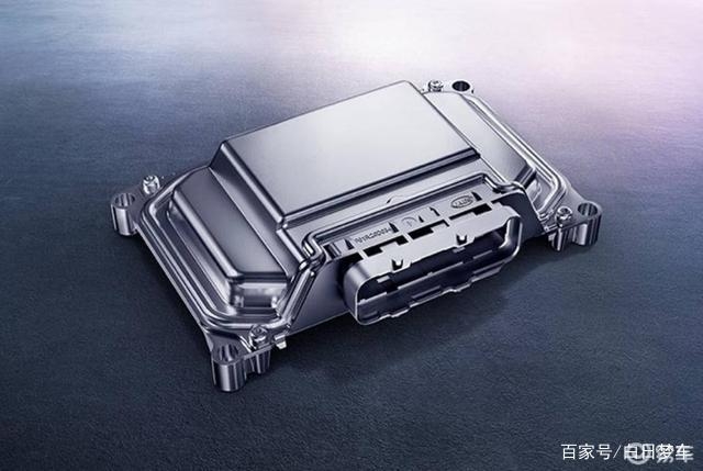 工程师造电动车的样子，就像你小时候玩四驱车的样子