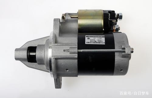 工程师造电动车的样子，就像你小时候玩四驱车的样子