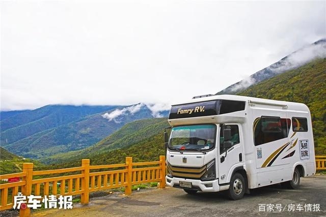 续航500公里的新能源房车，自带“发电机”充电省事儿，住一家6口