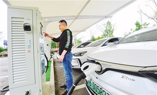 新能源汽车保有量增加我国充电桩建设缺口大
