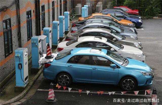 国家全力推电动汽车，并非心血来潮，而是战略规避风险