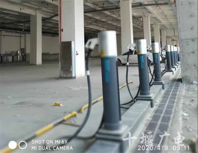 便民！十堰这处停车场35台电动汽车充电桩正式投入运营