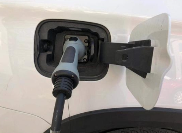 电动汽车充电有优惠充满一次可省7.5元到10元