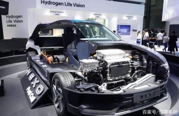 刚刚步入社会的年轻人，买纯电动汽车好么？