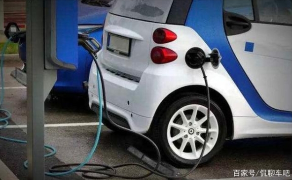 刚刚步入社会的年轻人，买纯电动汽车好么？