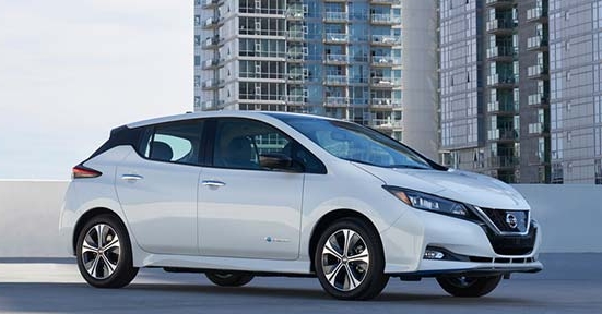 新日产LEAF在CCT100大奖中被评为年度电动汽车