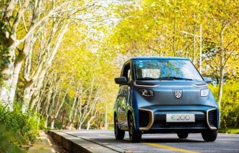 宝骏E200微型电动汽车，好开好停成短途代步出行神器