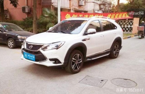 今年势头最猛的电动汽车，30万带回家