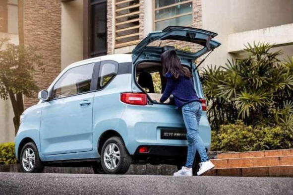 宏光EV售价不到3万，低速电动车还能卖得动吗？看车友咋说