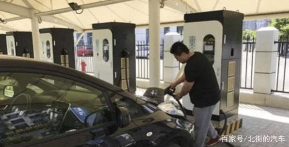 纯电动汽车比燃油车更省钱吗？算完这笔账，车主：我想卖车