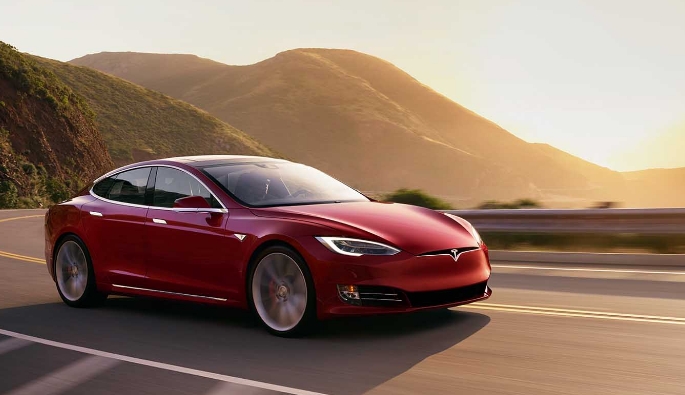 2020年特斯拉Model S 特斯拉在2020年的交付量将近500,000