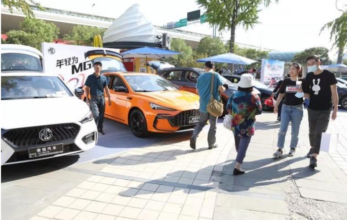 青年报“青年人最喜欢的国品潮车”评选活动启动仪式十一举行