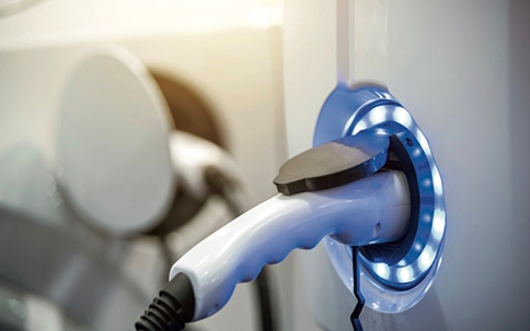 高压快充，纯电动汽车的“新军备竞赛”