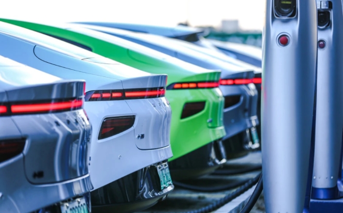 新能源电动汽车为啥要推出换电模式，换电有什么优势