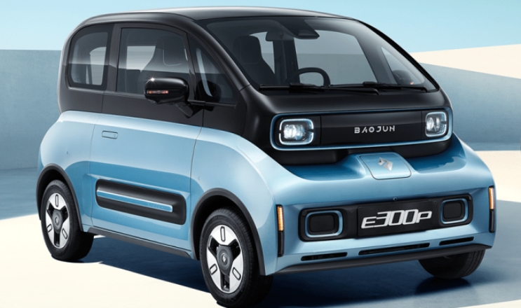 宝骏在中国以低廉的价格出售电动汽车