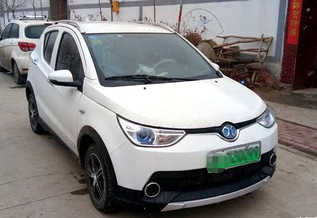 记者观察：新能源汽车怎样“进村入户”？