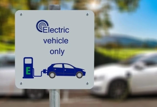 八年内取代燃油车地位！蔚来CEO谈电动汽车：中国优势太大