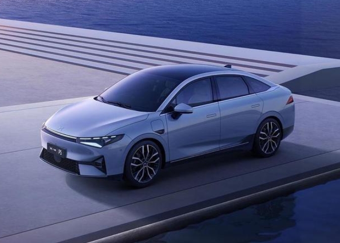 中国新能源汽车进入快车道，自主品牌即将弯道超车
