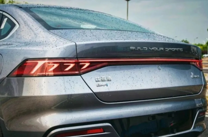 最新全球电动车销量，特斯拉仅第二，传统车企加快追赶新势力！