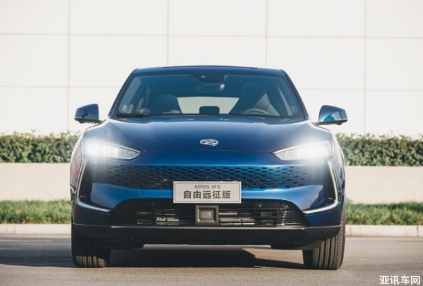 这款增程式电动汽车会更火——赛力斯SF5自由远征版