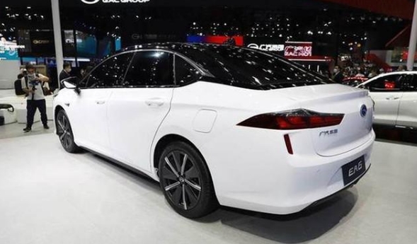 广汽本田纯电动轿车EA6明日上市峰值扭矩为300牛·米