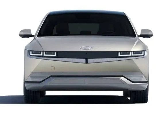 现代全新电动车IONIQ5亮相，能不能翻身就靠它了！