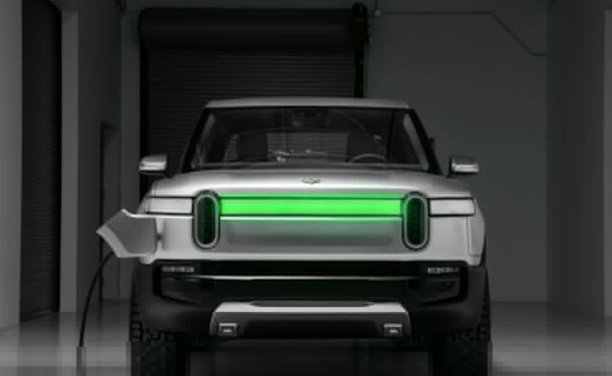 抢走特斯拉高管，电动汽车公司Rivian推出专属充电网络