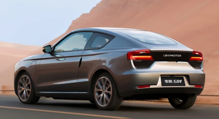 新能源汽车也有大动力！零跑S01，你可别小看