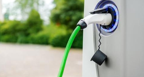 汽车行业迎来“升级”，日本、英国2035年“禁燃”，咱们也快了？