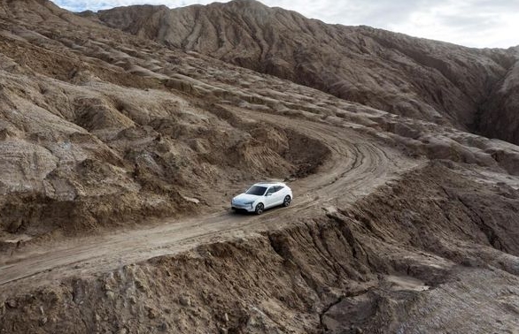 “千公里续航”新能源新星赛力斯，携手上海车展揭秘神秘车型